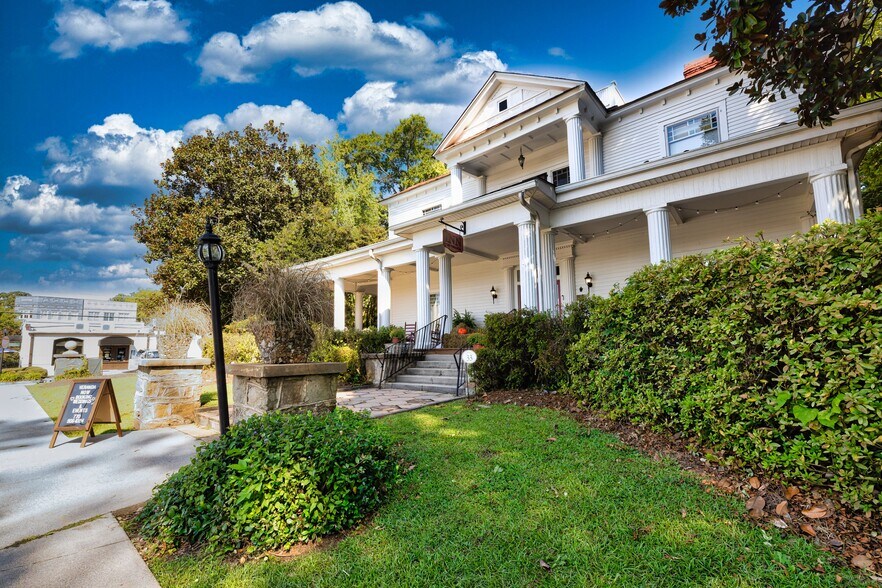 More Photos Of 252 Seavy St, Senoia Hospitality For Sale