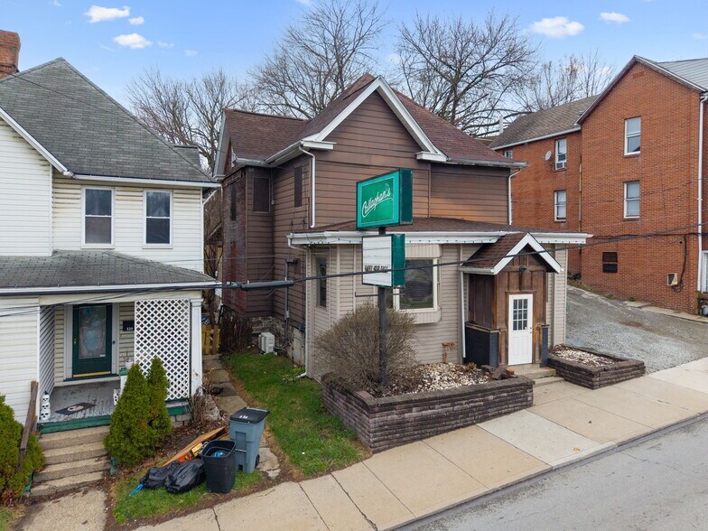 More Photos Of 534 S Main St, Greensburg Bar For Sale