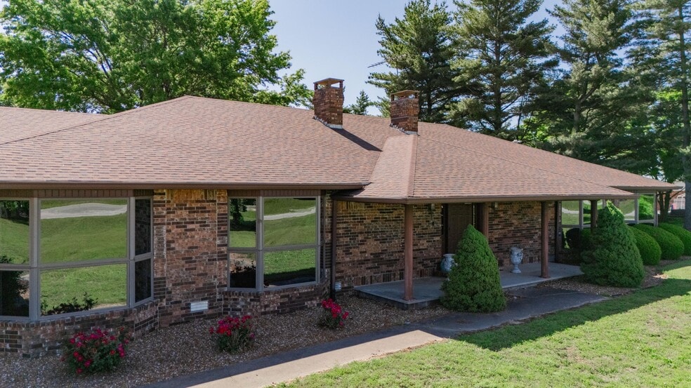 More Photos Of 807 N Briarwood Dr, Bolivar Assisted Living For Sale