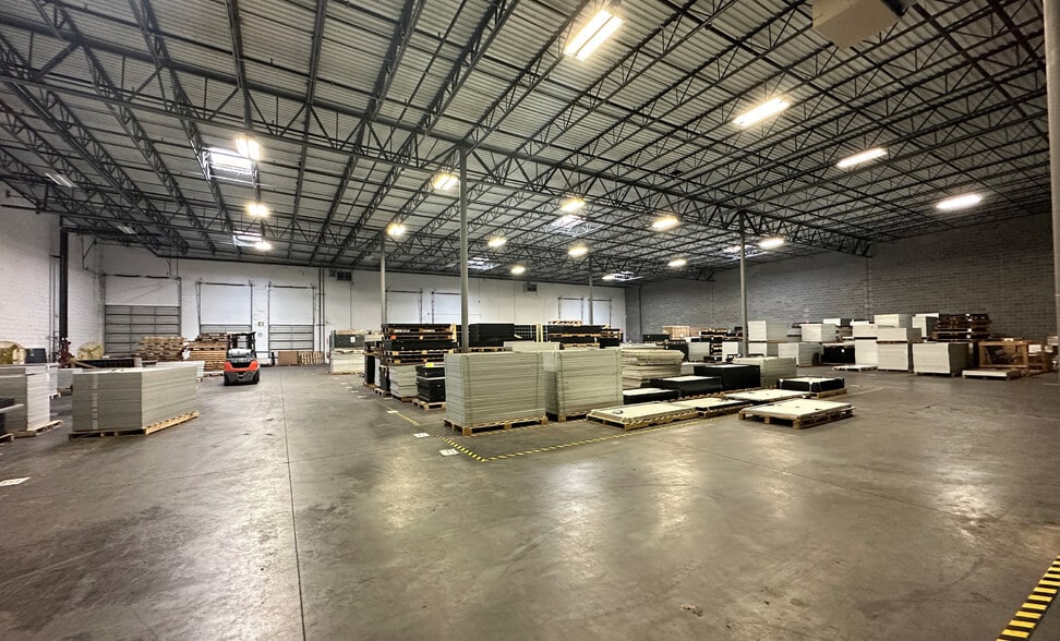 More Photos Of 540 Jimmy Deloach Pky, Savannah Warehouse For Lease