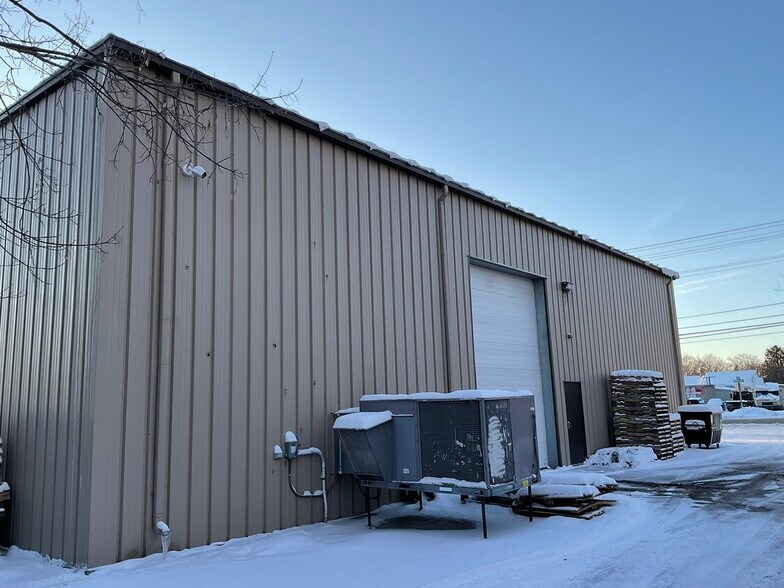 More Photos Of 1031 Appleton Rd, Menasha Industrial For Lease