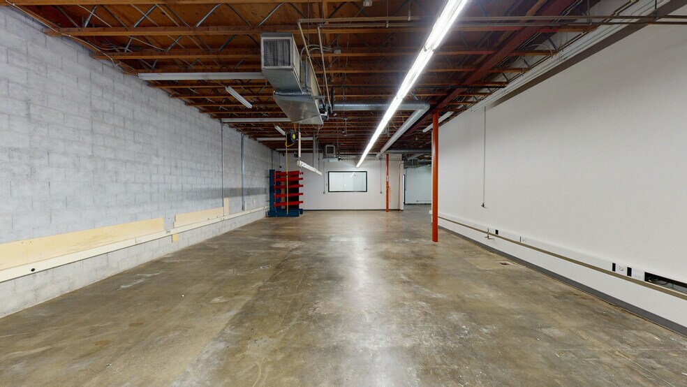More Photos Of 6151-6159 Santa Monica Blvd, Los Angeles Showroom For Lease