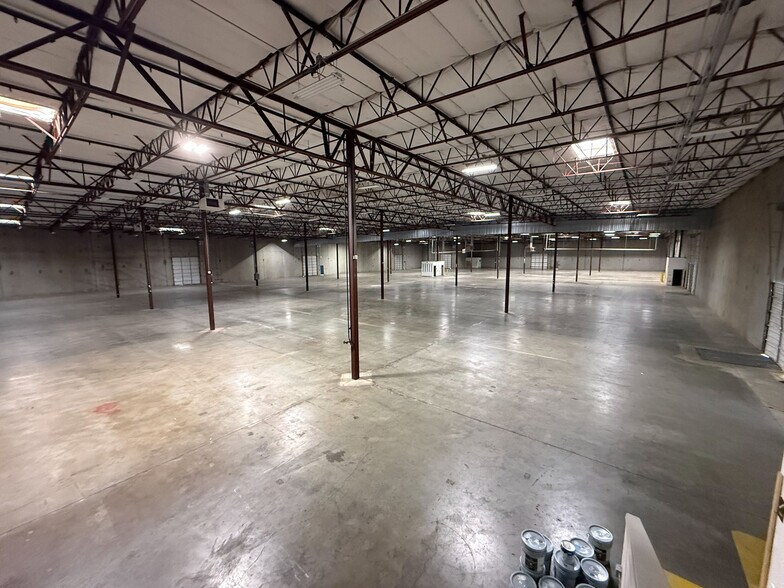 More Photos Of 12225 SW Myslony St, Tualatin Distribution For Sale