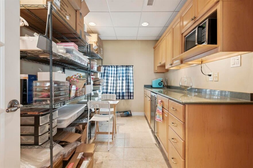 More Photos Of 260-274 21st St, Avalon Office Residential For Sale