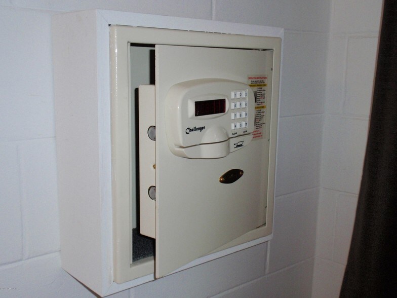 More Photos Of 217 Butler Dr, Satsuma Trailer Camper Park For Sale