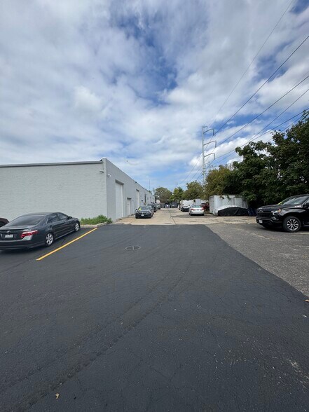 Primary Photo Of 130-138 Railroad St, Huntington Station Warehouse For Lease