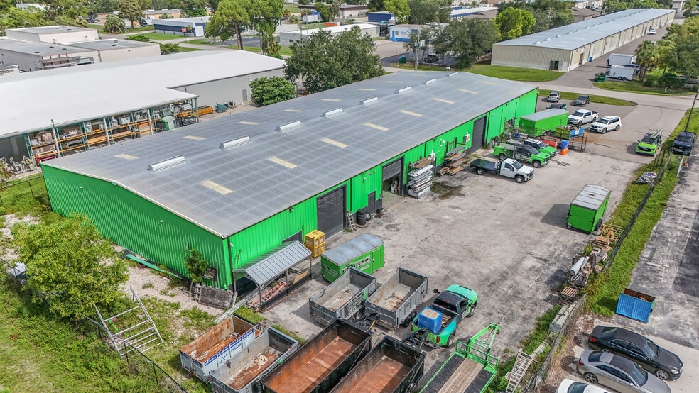 More Photos Of 2312 Bruner Ln, Fort Myers Warehouse For Lease