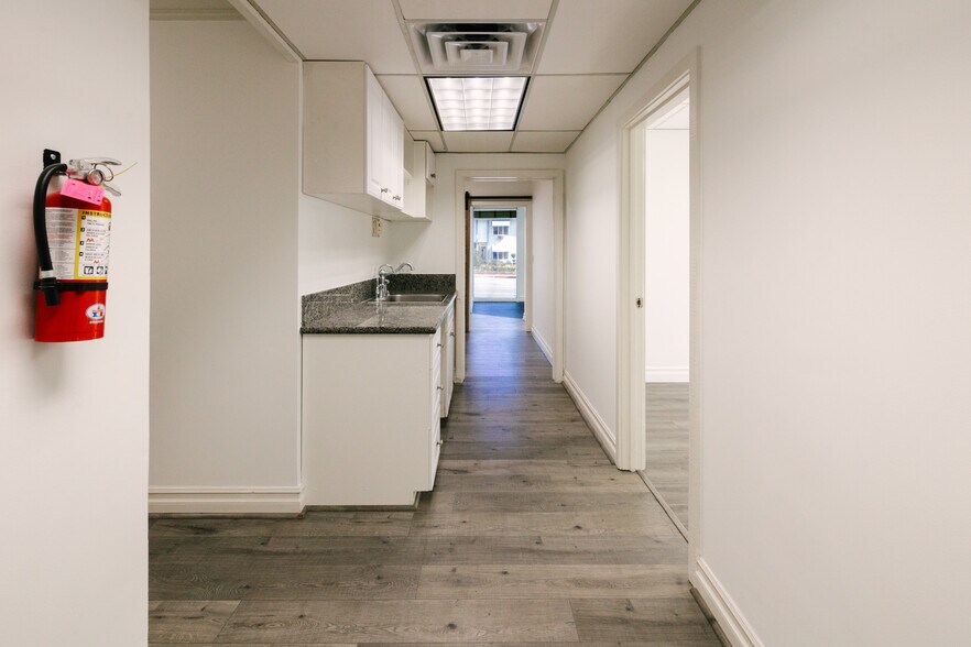 More Photos Of 2505 Canada Blvd, Glendale Office For Sale