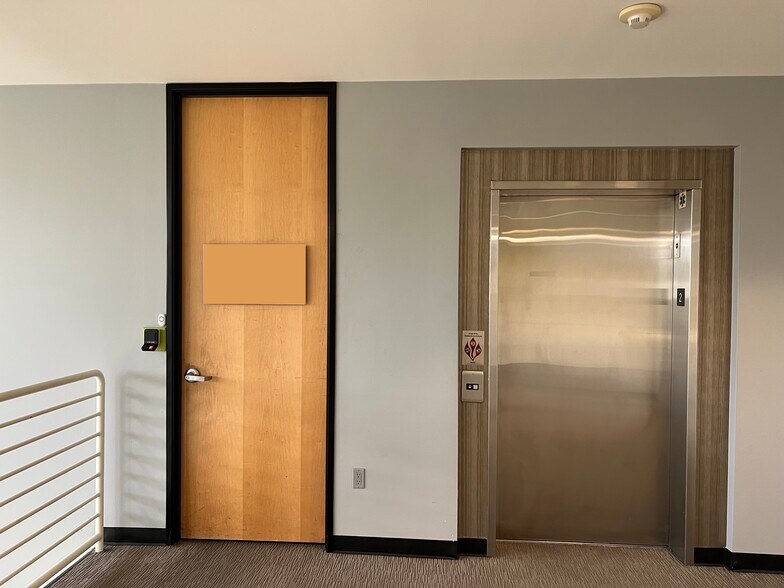 More Photos Of 2710 Media Center Dr, Los Angeles Research And Development For Lease