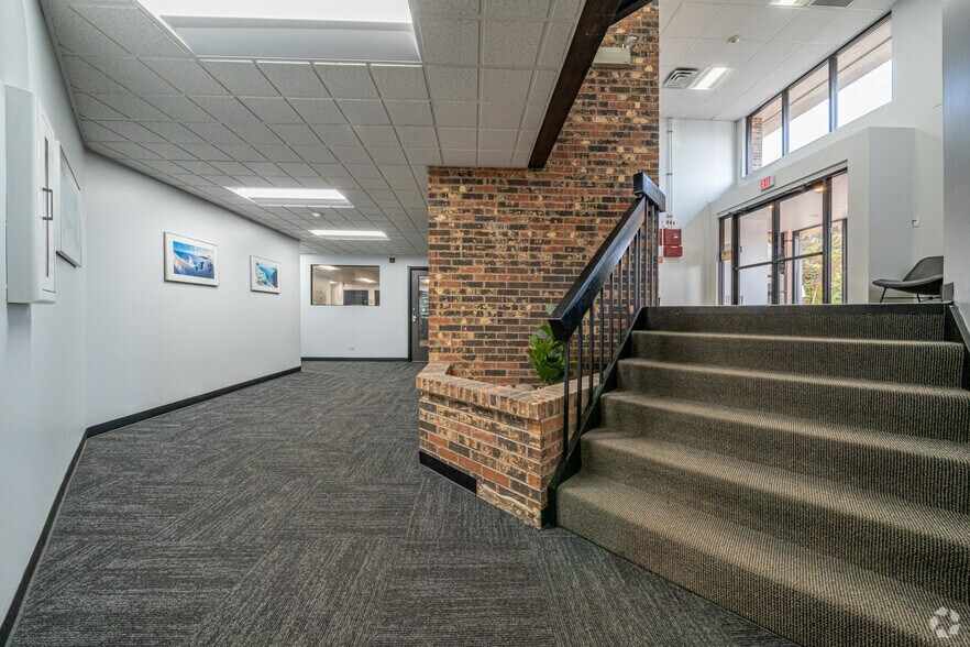 More Photos Of 7110-7130 W 127th St, Palos Heights Medical For Lease