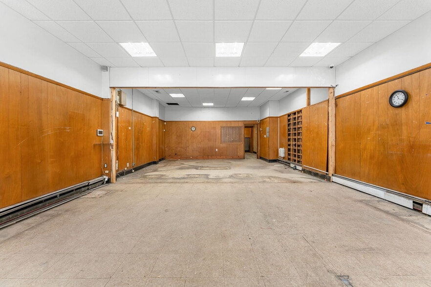 More Photos Of 230 Meridian St, Boston Storefront Retail Office For Lease