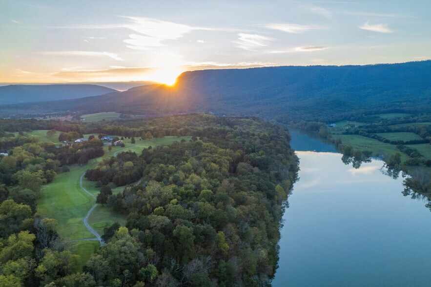More Photos Of 910 Tc Northcott Blvd, Luray Golf Course Driving Range For Sale