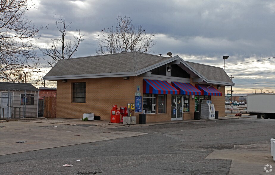 More Photos Of 3416 Freedom Dr, Charlotte Convenience Store For Sale