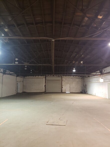 More Photos Of 1430 Reverend Abraham Woods Jr Blvd, Birmingham Warehouse For Lease