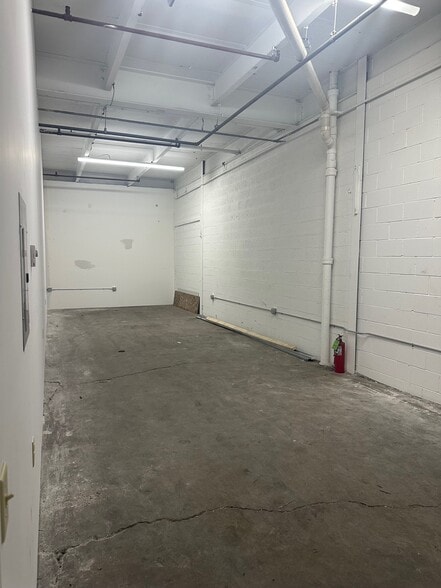 More Photos Of 812 E Ferry St, Buffalo Warehouse For Lease