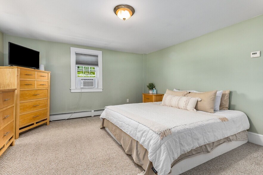More Photos Of 22-26 School St, Merrimac Office For Sale
