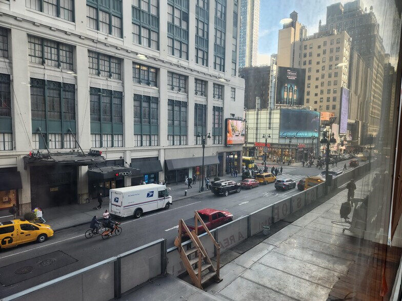 More Photos Of 458 Seventh Ave, New York Storefront For Lease