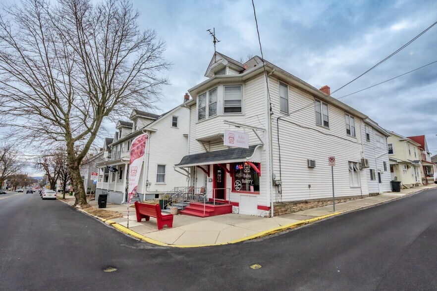 Primary Photo Of 49 N Broad St, Nazareth Storefront Retail Residential For Sale