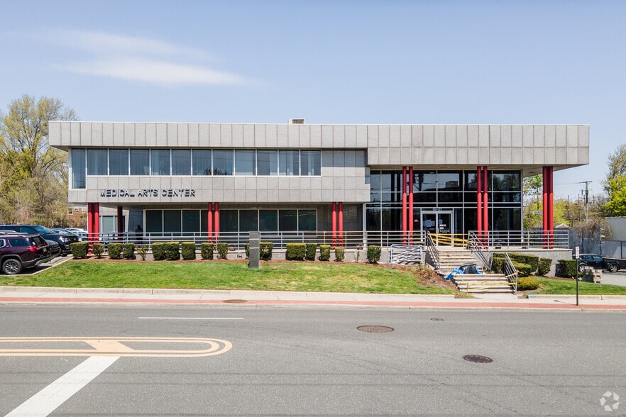 More Photos Of 19-21 Fair Lawn Ave, Fair Lawn Medical For Lease