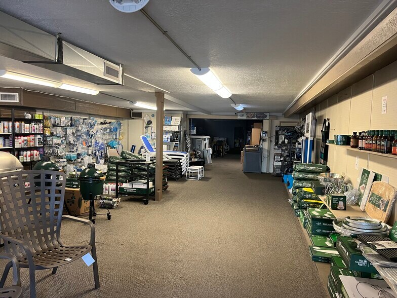 More Photos Of 201 N Fruitland St, Kennewick Industrial For Sale