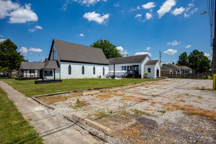 More Photos Of 206 W Spruce St, Gillespie Religious Facility For Sale