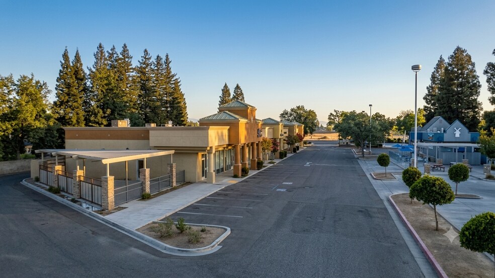 More Photos Of 10063-10085 N Maple Ave, Fresno Unknown For Lease