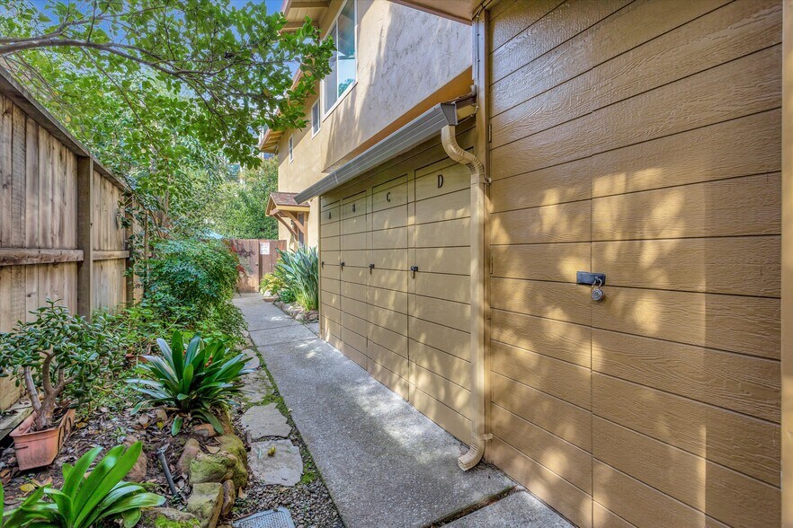 More Photos Of 331 Poe St, Palo Alto Apartments For Sale
