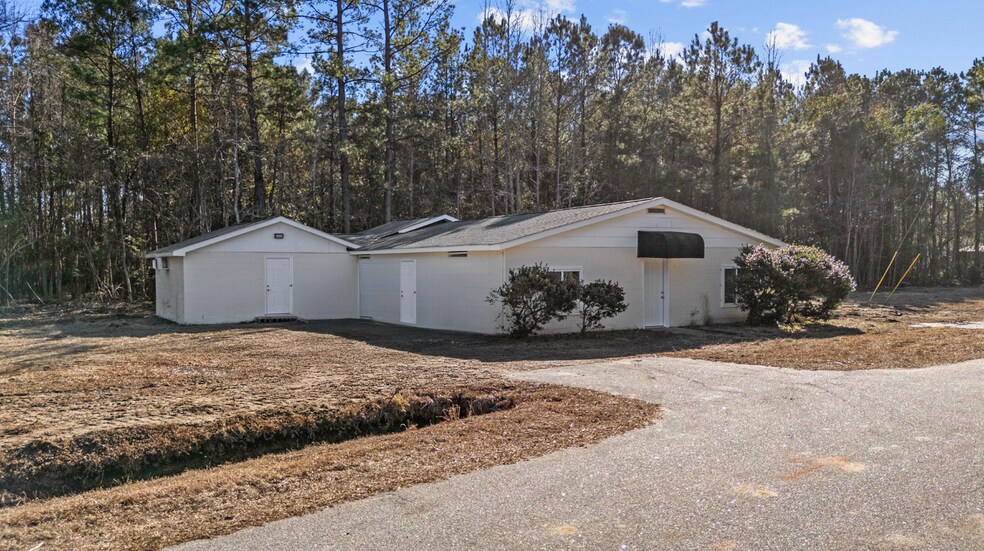 More Photos Of 3307 Sam W Dr ave, Conway Flex For Sale