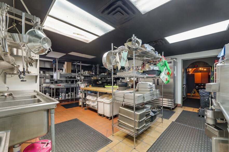 More Photos Of 285 Glenwood Ave, Bloomfield Restaurant For Sale