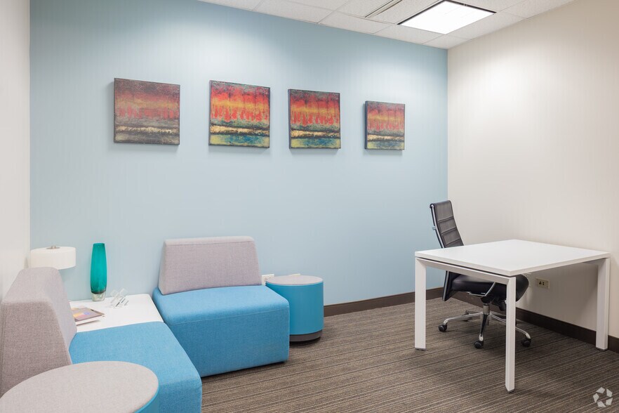 More Photos Of 200 S Wacker Dr, Chicago Coworking Space