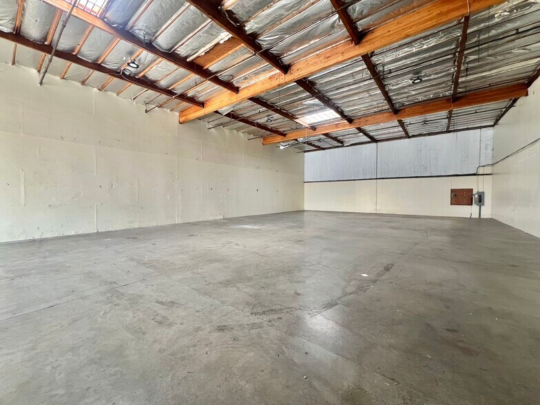 More Photos Of 4455-4487 Rowland Ave, El Monte Warehouse For Lease