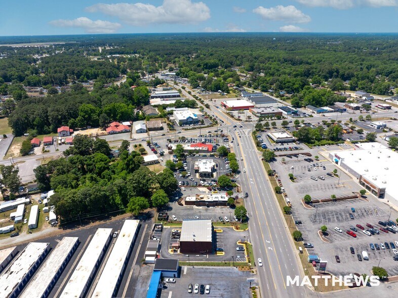 More Photos Of 108 N Berkeley Blvd, Goldsboro Fast Food For Sale