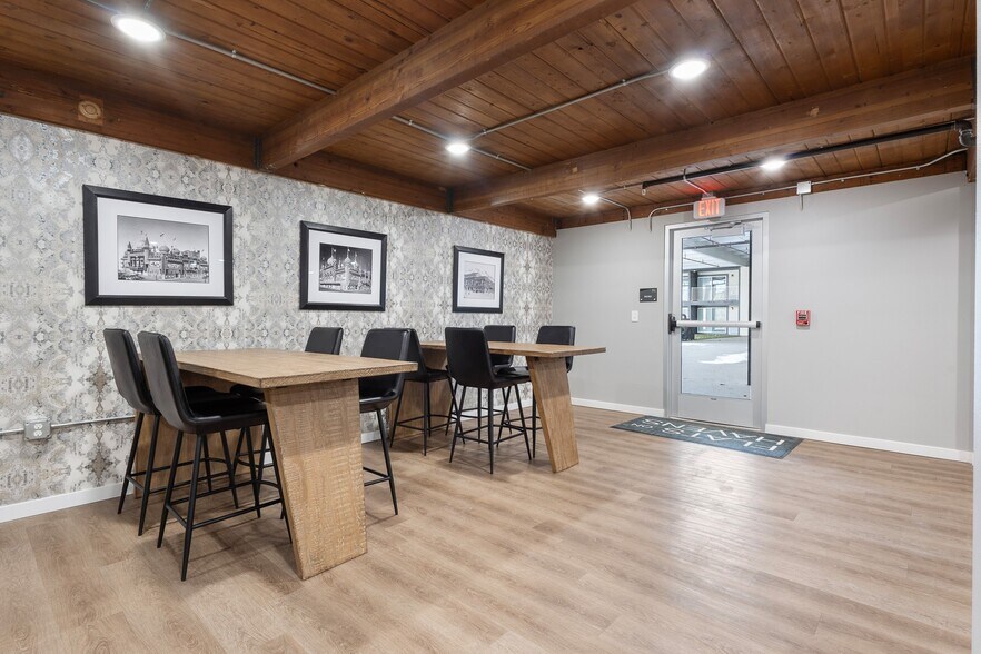 More Photos Of 1525 W Havens Ave, Mitchell Apartments For Lease