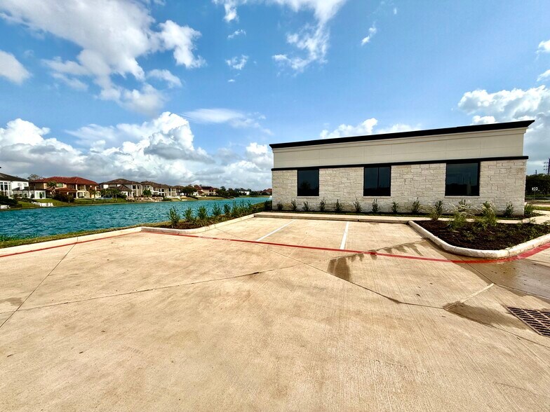 More Photos Of 5501 Cabrera Dr, Sugar Land Medical For Sale