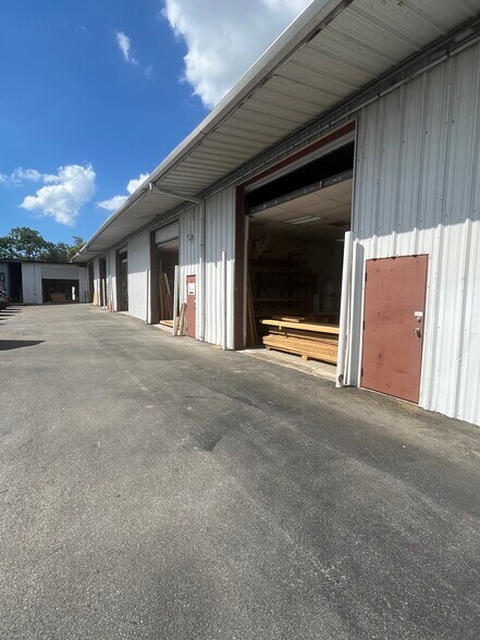 More Photos Of 6215 Taylor Rd, Naples Showroom For Sale