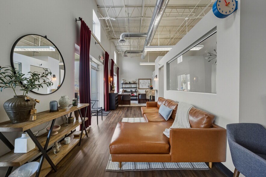 More Photos Of 1320 Ellsworth Industrial Dr, Atlanta Loft Creative Space For Lease