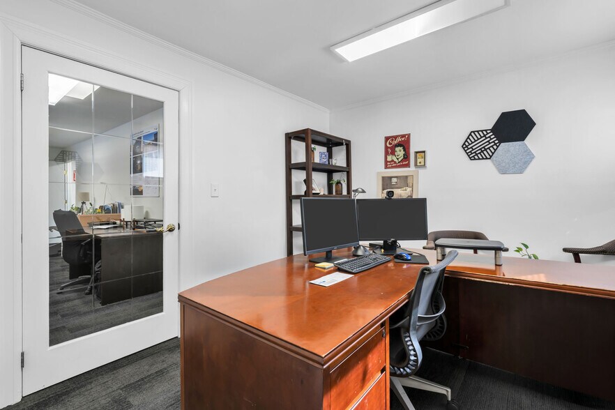 More Photos Of 140 W Main St, Clinton Township Office For Sale