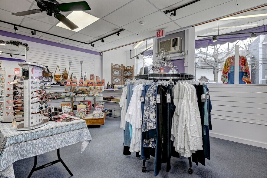 More Photos Of 873 Boston Post Rd, Darien Storefront For Lease