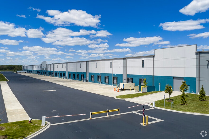 More Photos Of 10160 Assembly Park Dr, Wixom Distribution For Lease