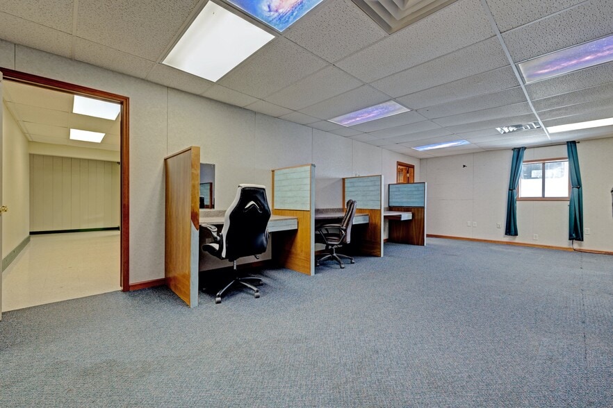More Photos Of 1875 Lansing Rd, Charlotte Warehouse For Sale