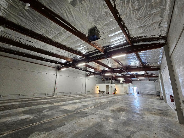 More Photos Of 804 E 18th St, Los Angeles Warehouse For Lease
