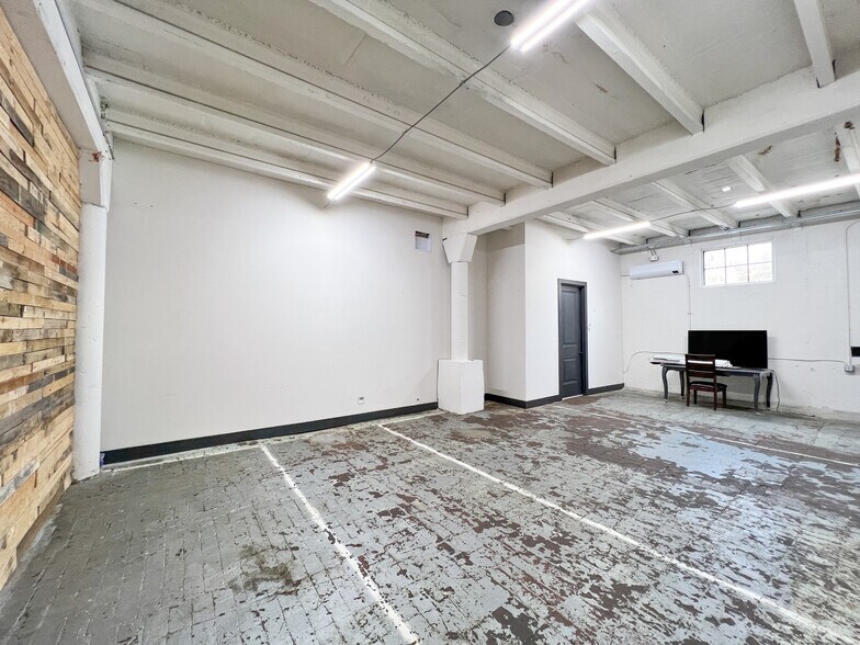 More Photos Of 11 Sullivan Way, Asheville Warehouse For Lease