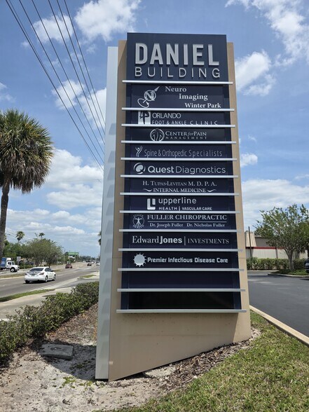 More Photos Of 2100 Aloma Ave, Winter Park Medical For Lease