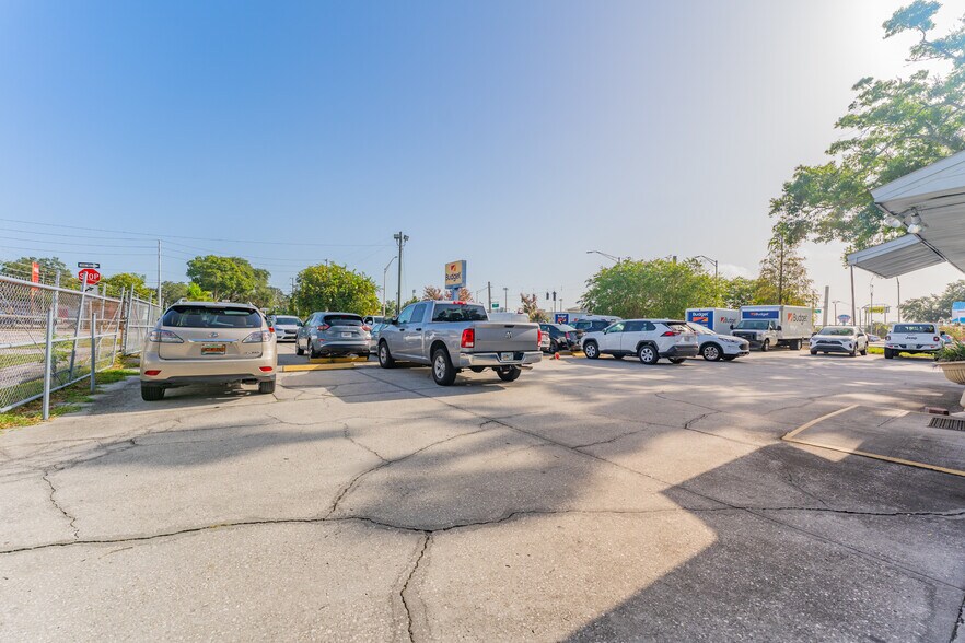More Photos Of 120 W Memorial Blvd, Lakeland Auto Dealership For Sale