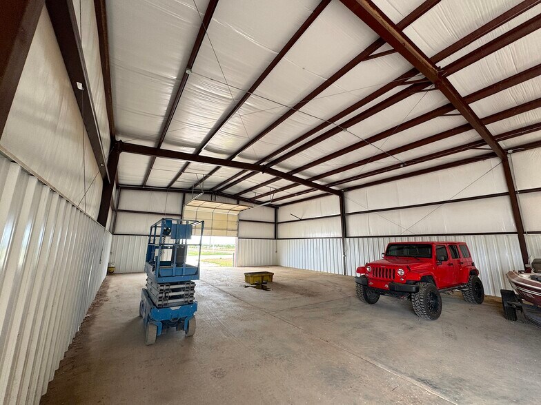 More Photos Of 201 Airport Road, Hinton Flex For Sale