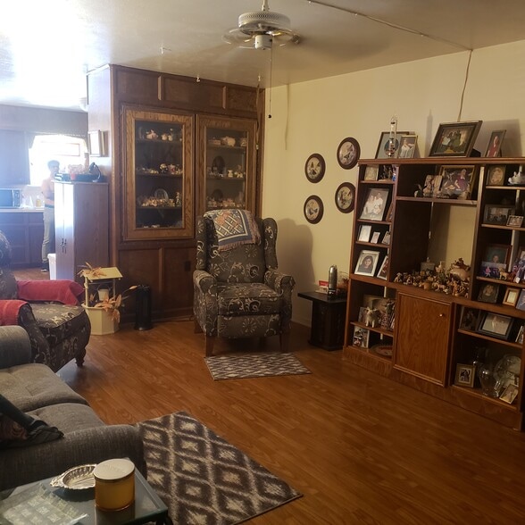 More Photos Of 516 E Myrtle St, Angleton Apartments For Sale