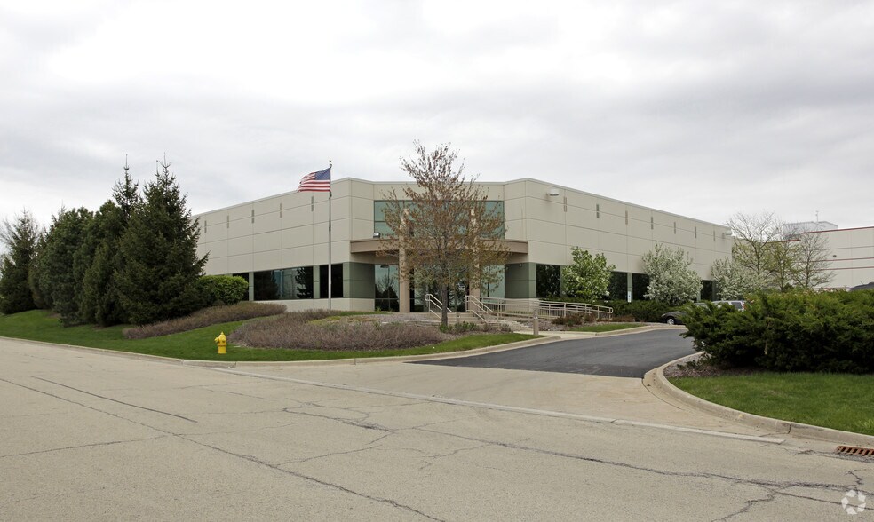 More Photos Of 1340 Internationale Pky, Woodridge Industrial For Sale