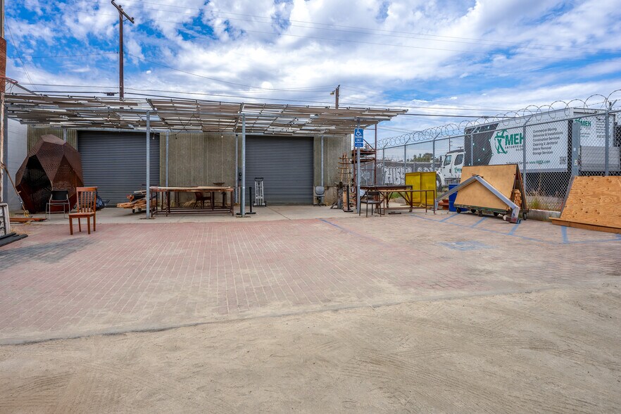 More Photos Of 2212 Main St, San Diego Industrial For Lease