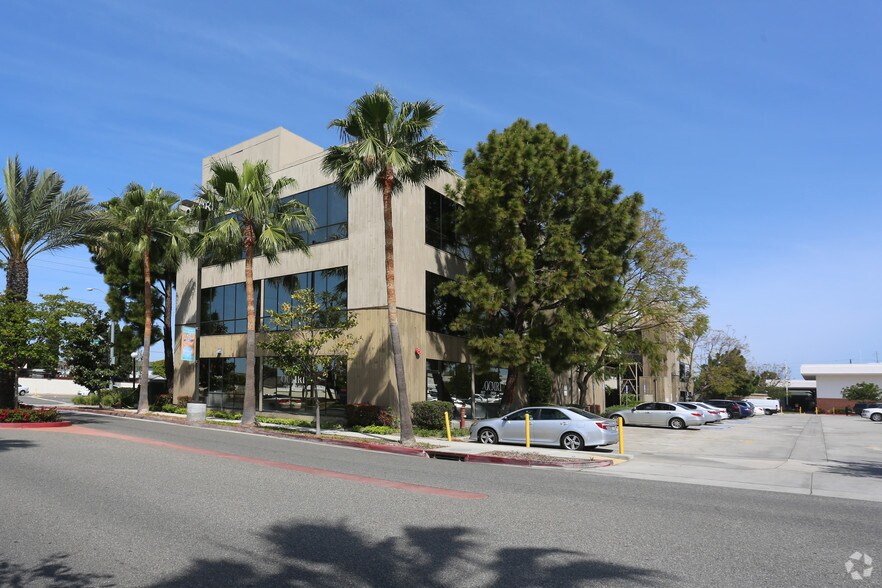 More Photos Of 17150 Euclid St, Fountain Valley Medical For Lease