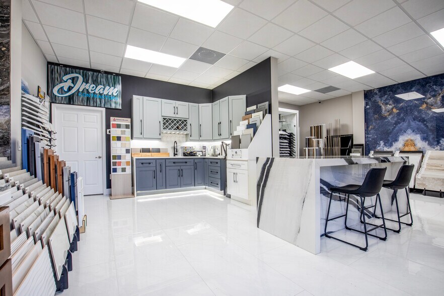 More Photos Of 500 NW Peacock Blvd, Port Saint Lucie Warehouse For Lease